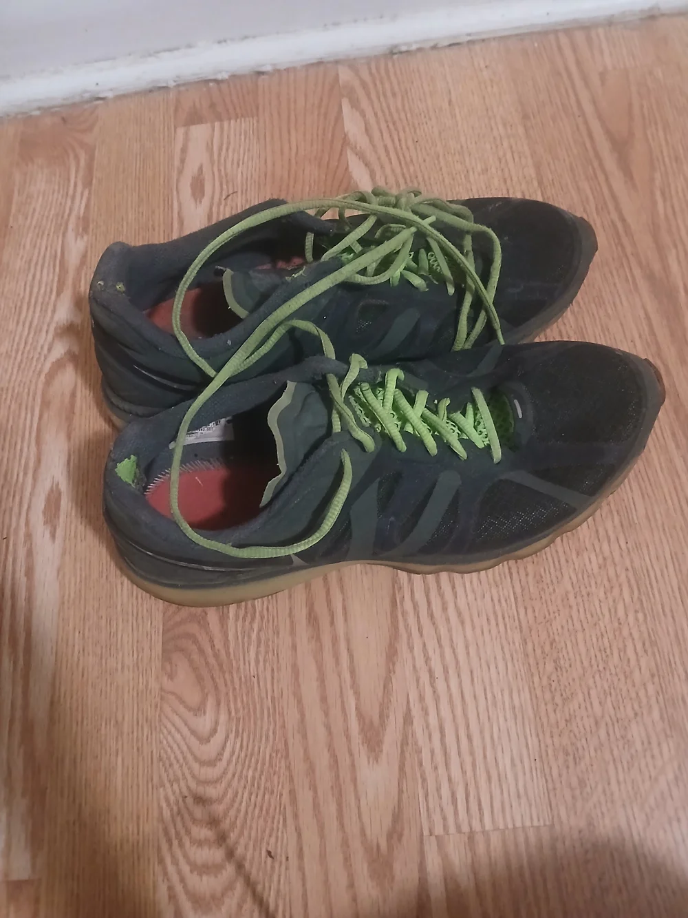 Nike Men’s Training Shoes in Dark Green with Lime Laces